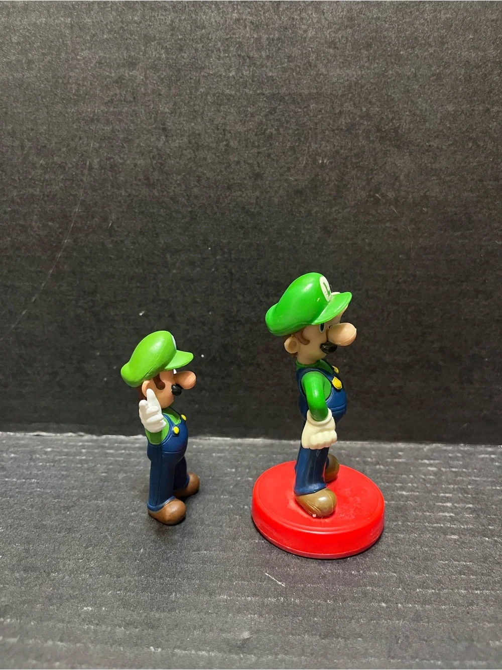 Luigi Super Smash Bros Series Amiibo figure Nintendo with bonus mini figure